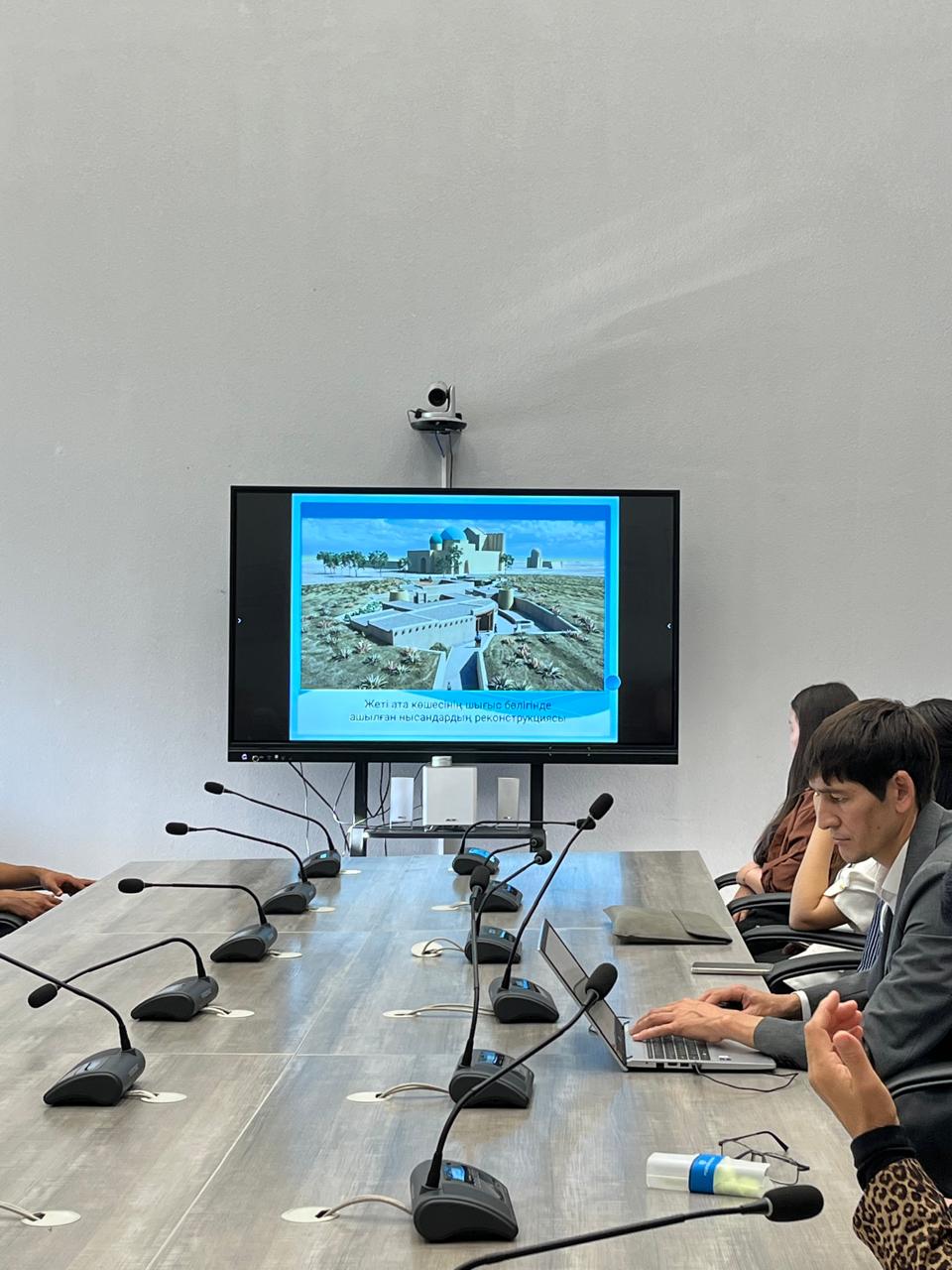 Аналардың үйдегі фотолары мен видеолары Пискадағы фотодағы қызды сиқырлау